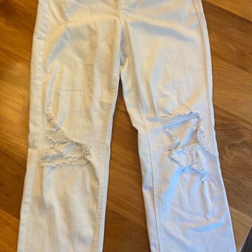 Wild Fable White Distressed Women’s Jeans